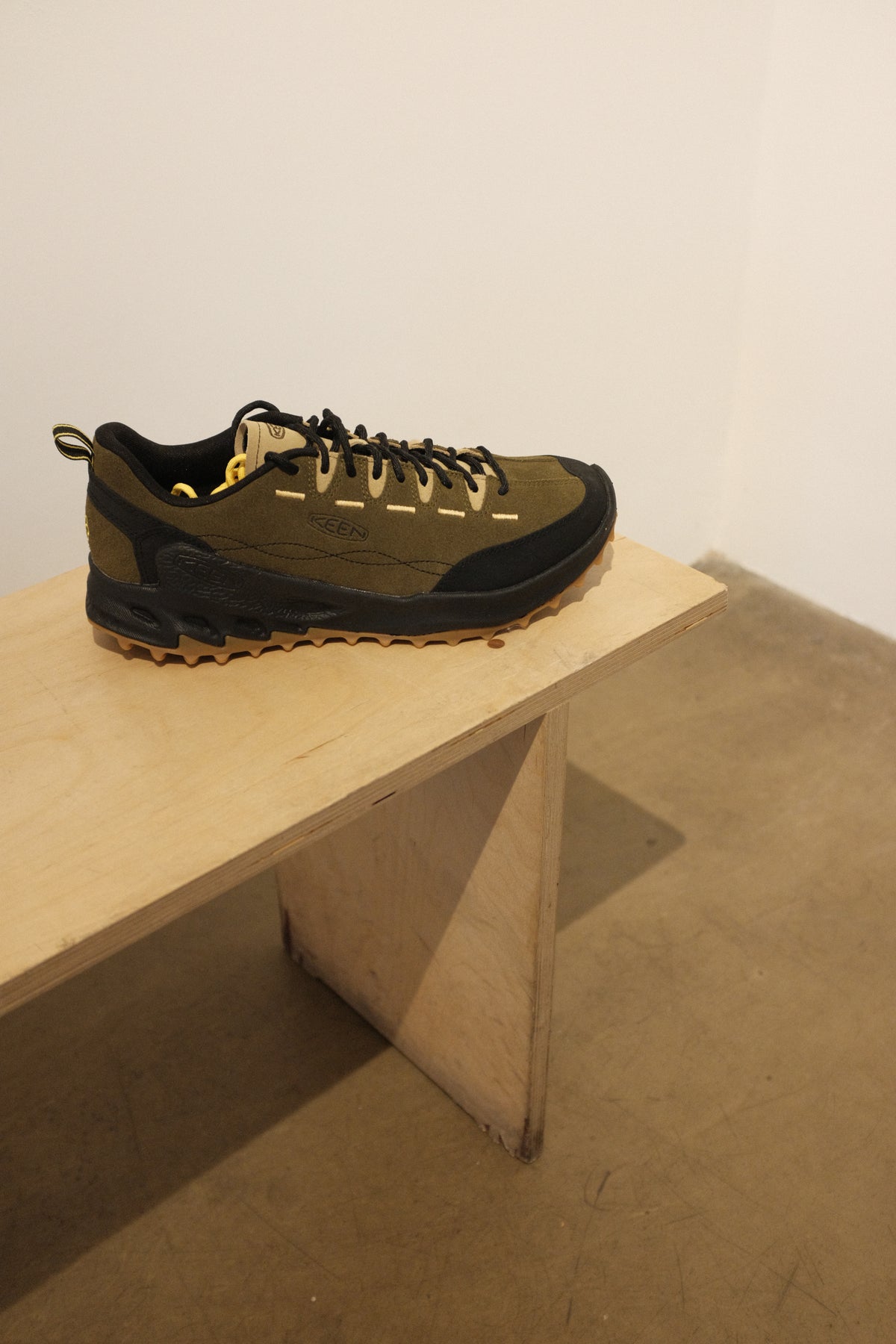 KEEN Jasper Zionic Shoes Suede Dark Olive/Khaki
