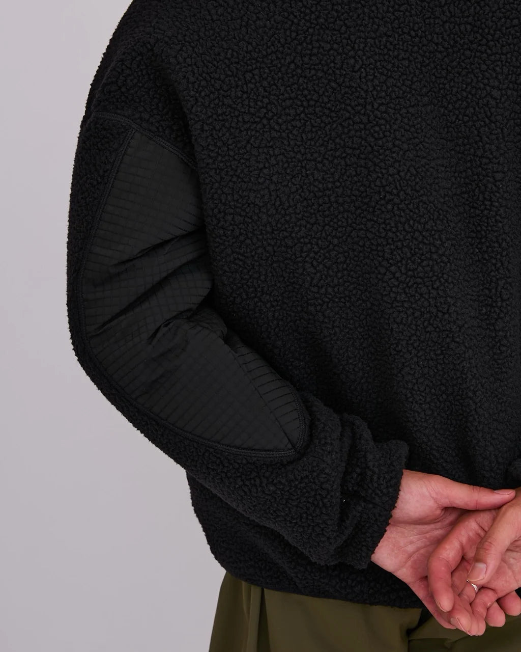 Mellow Clo Expedition Fleece Sweater Black